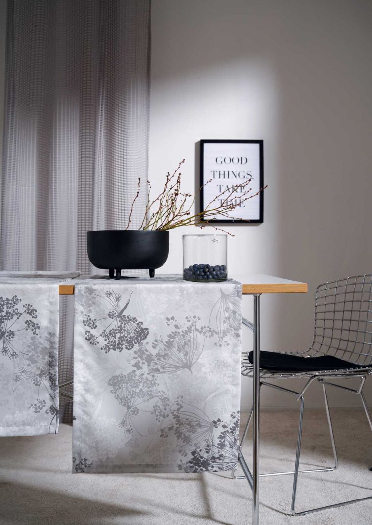 silberne Tischlaeufer von Apelt