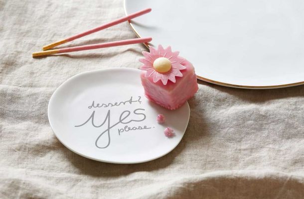 Mottoteller  (Dessert? yes Pplease) mit kleinem Gebäck