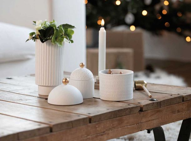 weihnachtliche Accessoires weiß/gold für Tisch und Raum